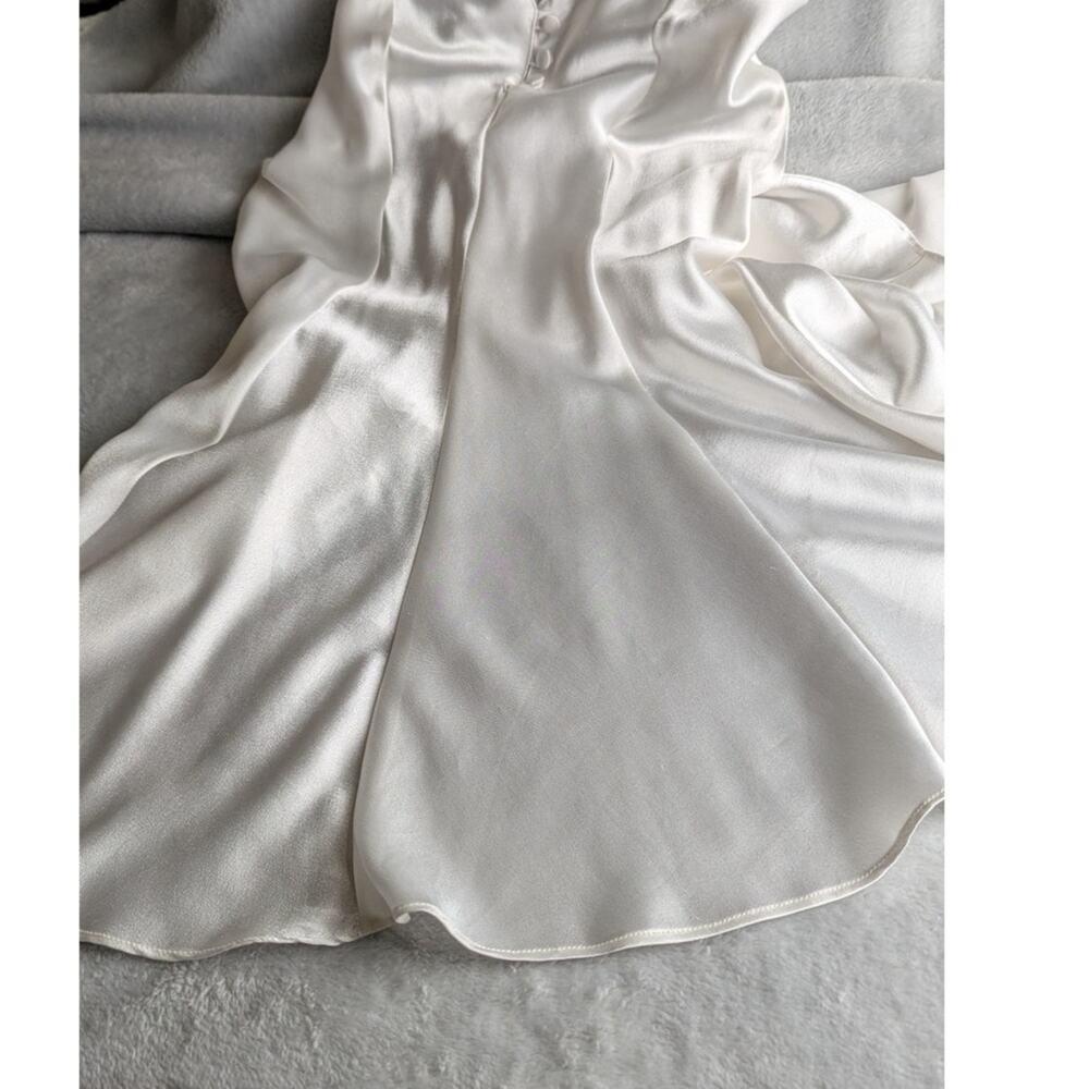 Vintage 80s White Chemise - Bridal Slip Dress with Fabric Covered Buttons  Sz 6 - Picture 3 of 4